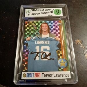 2021 Trevor Lawrence Rookie Auto Mint 9